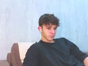 james_friends show on Showsexy