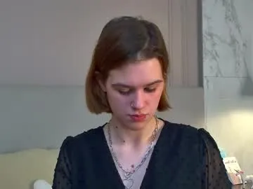 lorapuffs show on Showsexy